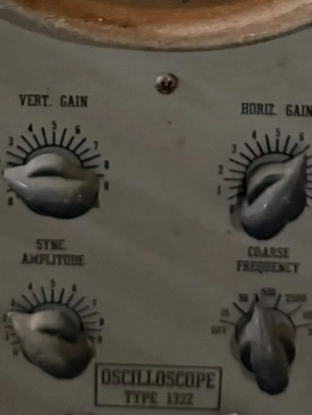 Sylvania Electric Oscilloscope Type 1322 Vintage TV-FM Sweep Signal Generator